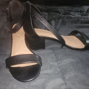 Black dress shoes